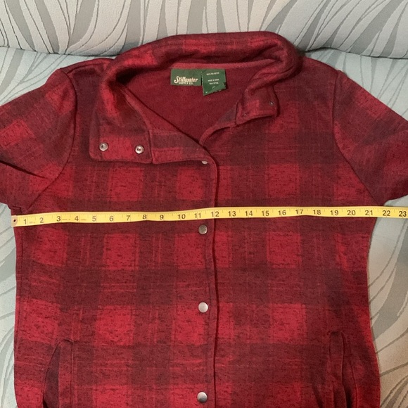 ⭐️Stillwater 🐴Red Plaid Snap Sweater - Picture 3 of 12